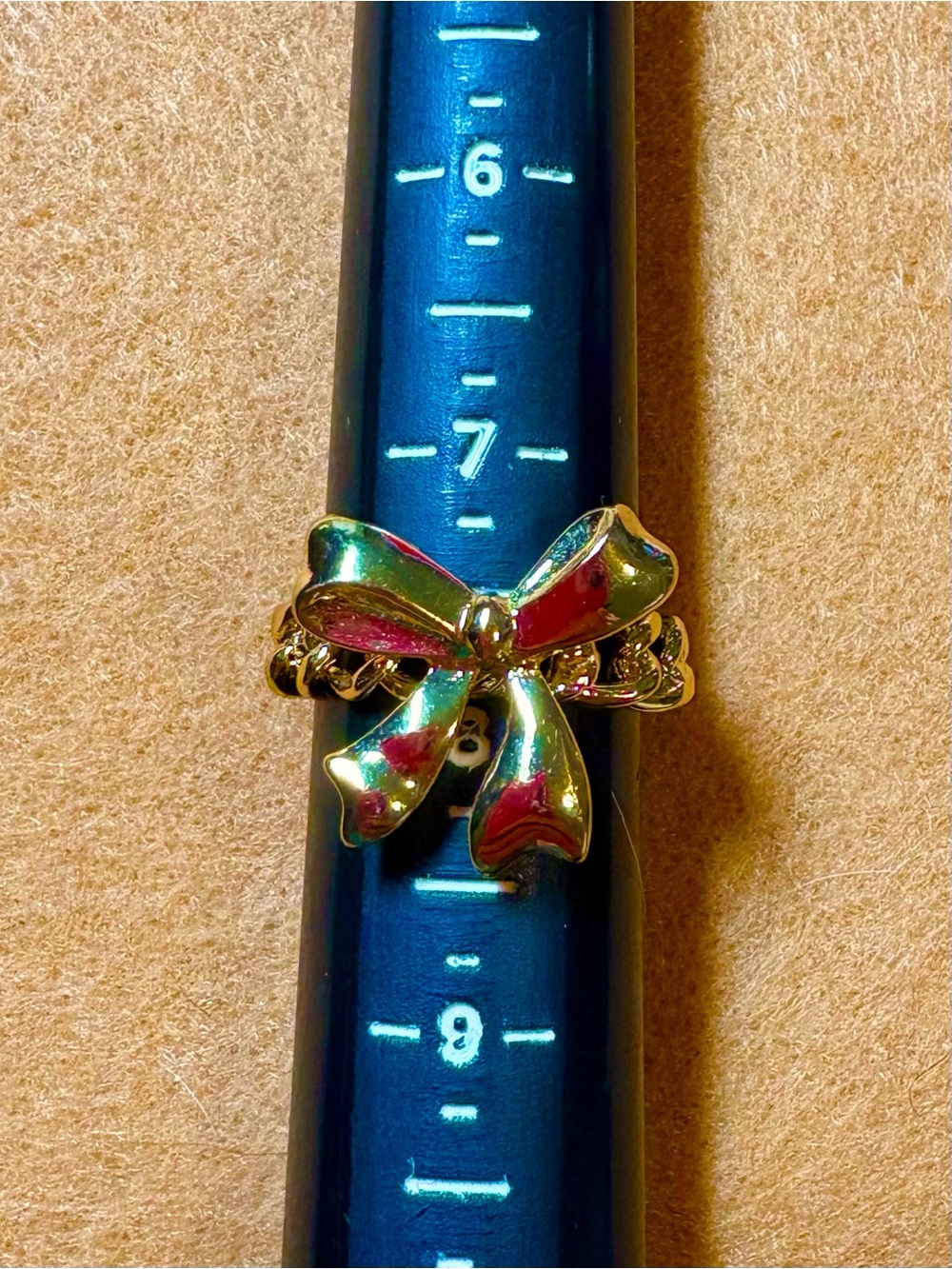 Ring Gold Bow Ring
Gift Bag